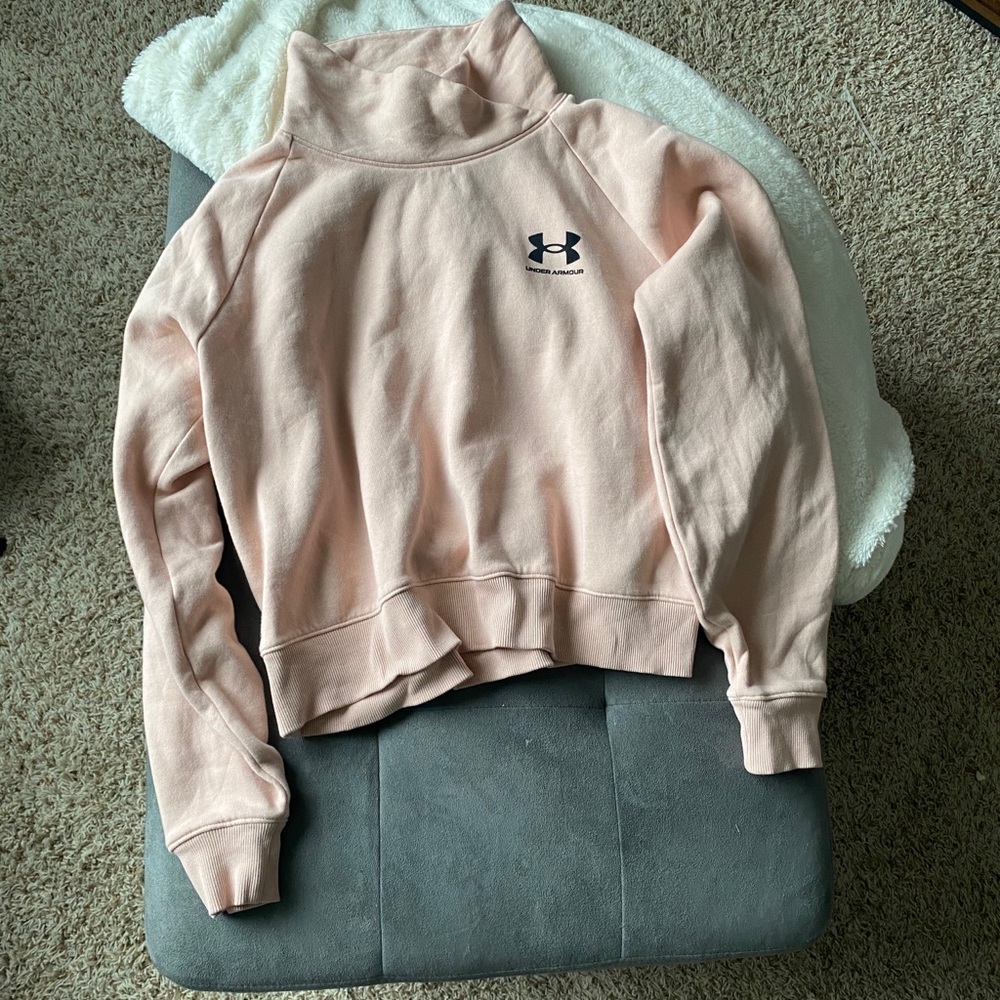 Loose, long sleeve crop top